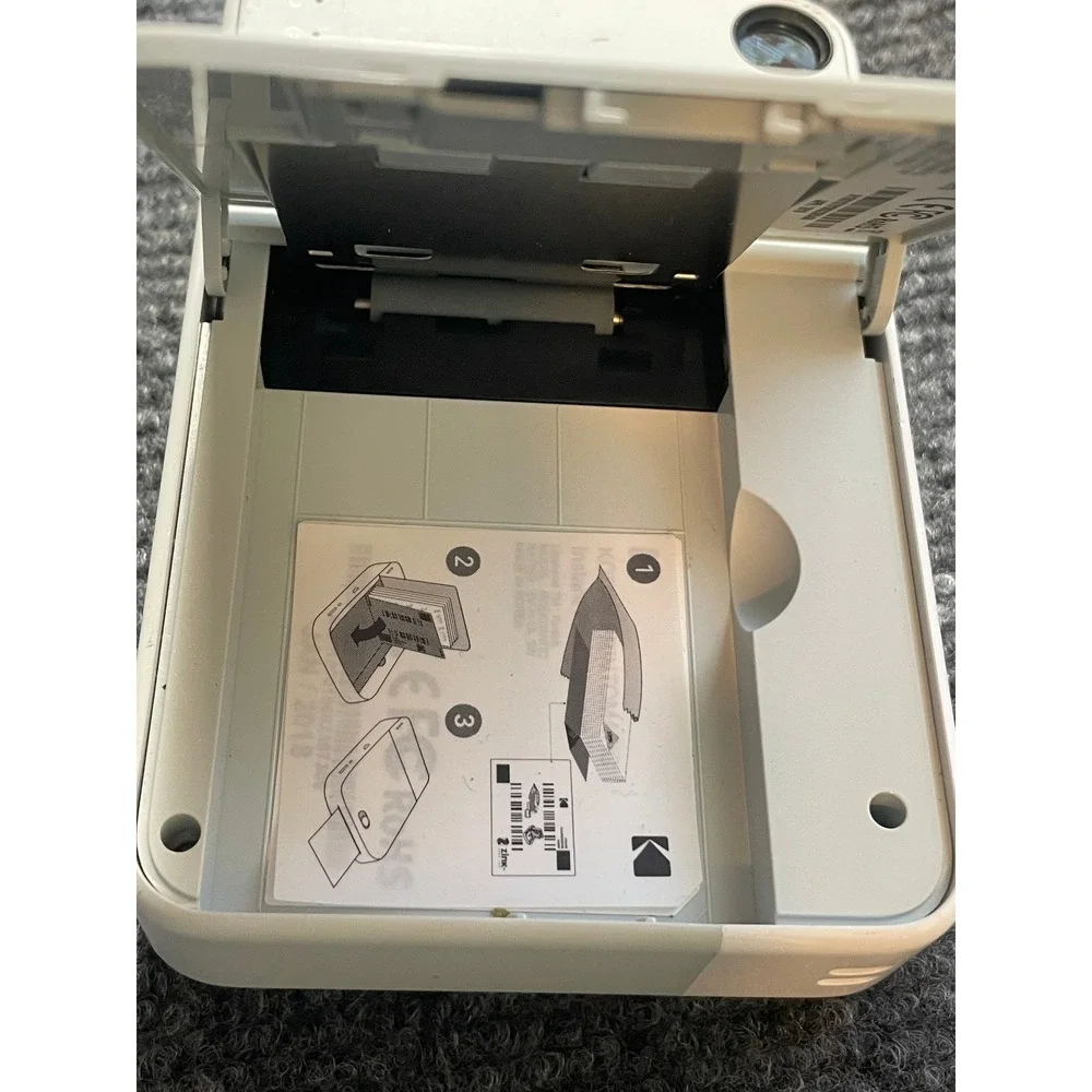 Kodak Printomatic Digital Instant Print Camera White Grey 8mm 3:2 RODOMATIC